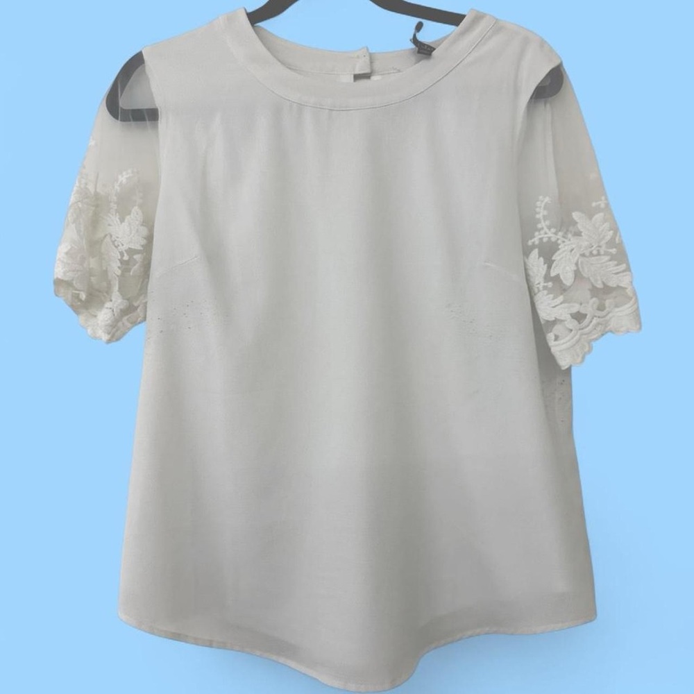 Lulu's White Lace Sleeve Top